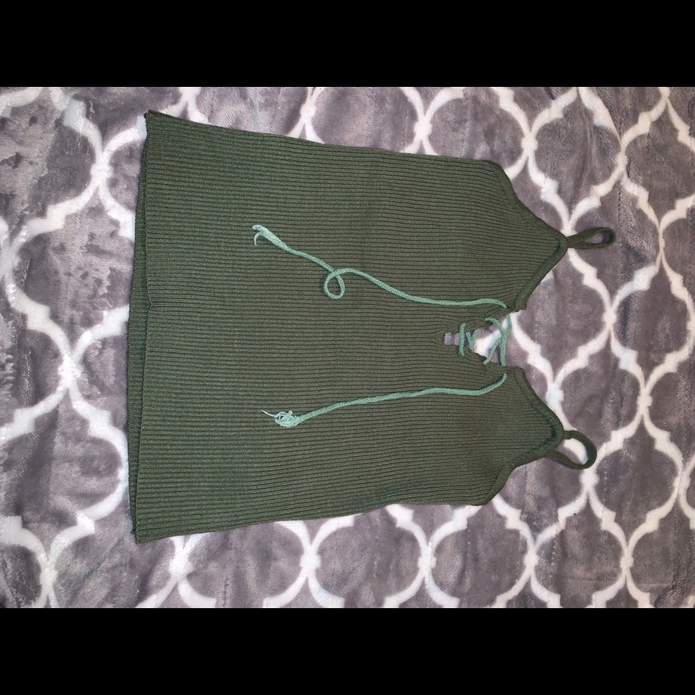 Green ripped tank top cropped no size